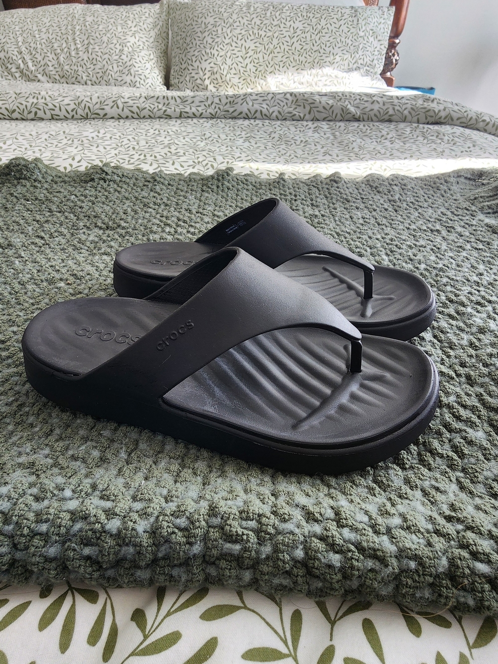 CROCS Black Platform Crossband Slide Sandals NWOT - Picture 2 of 5